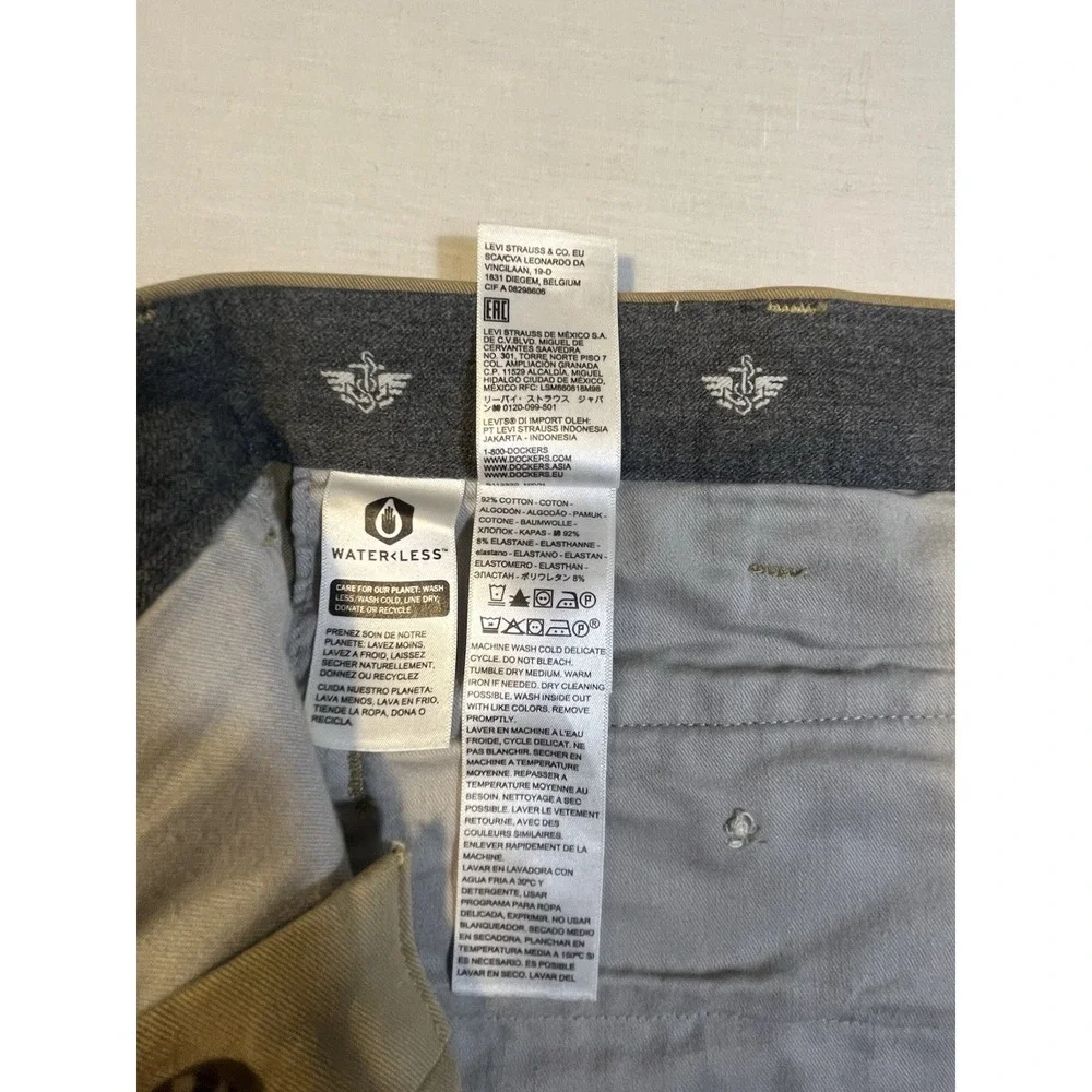 Dockers Workday Khaki Men's 42x30 Classic Fit Stretch Chino Pants Tan Waterless
